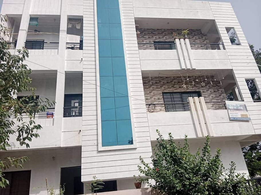 Rajlakshmi Niwas Apartment Solapur Exterior foto