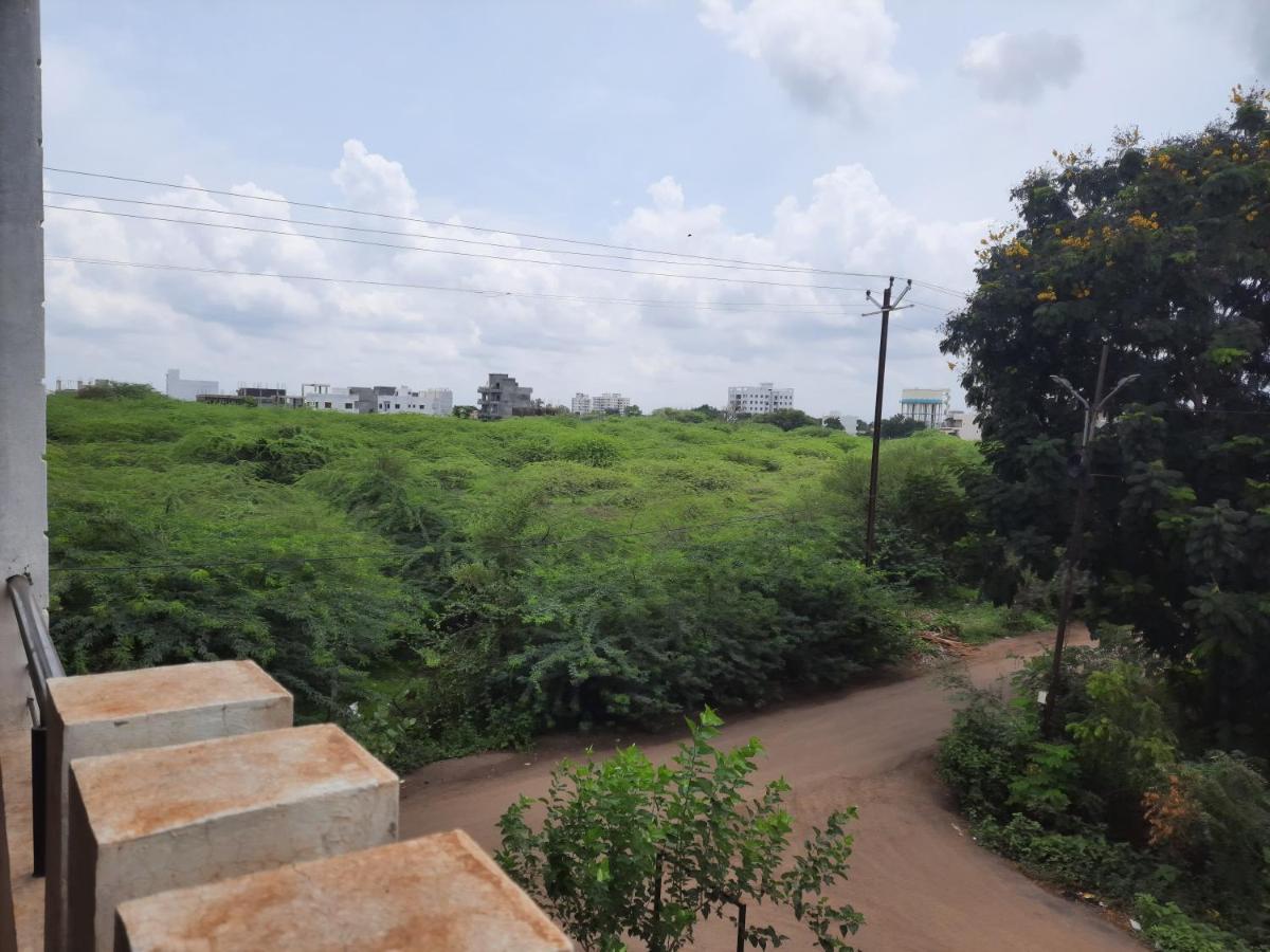 Rajlakshmi Niwas Apartment Solapur Exterior foto