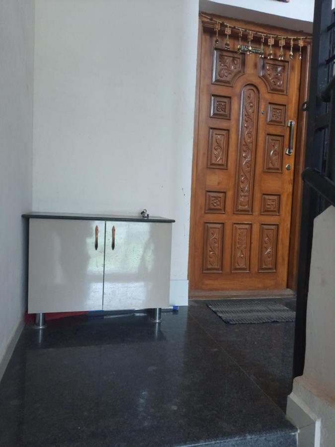 Rajlakshmi Niwas Apartment Solapur Exterior foto