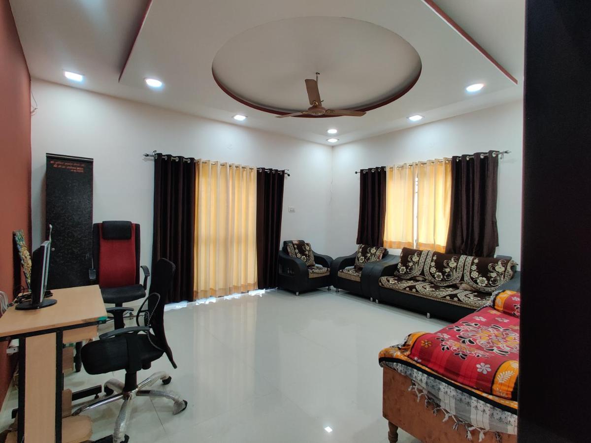 Rajlakshmi Niwas Apartment Solapur Exterior foto